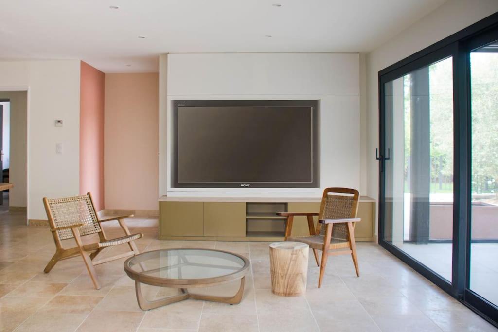 Villa Des Jacinthes Tarascon Exteriör bild